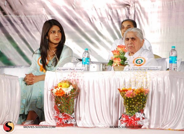 priyanka_chopra-dadi_janki_Kirpalani.jpg